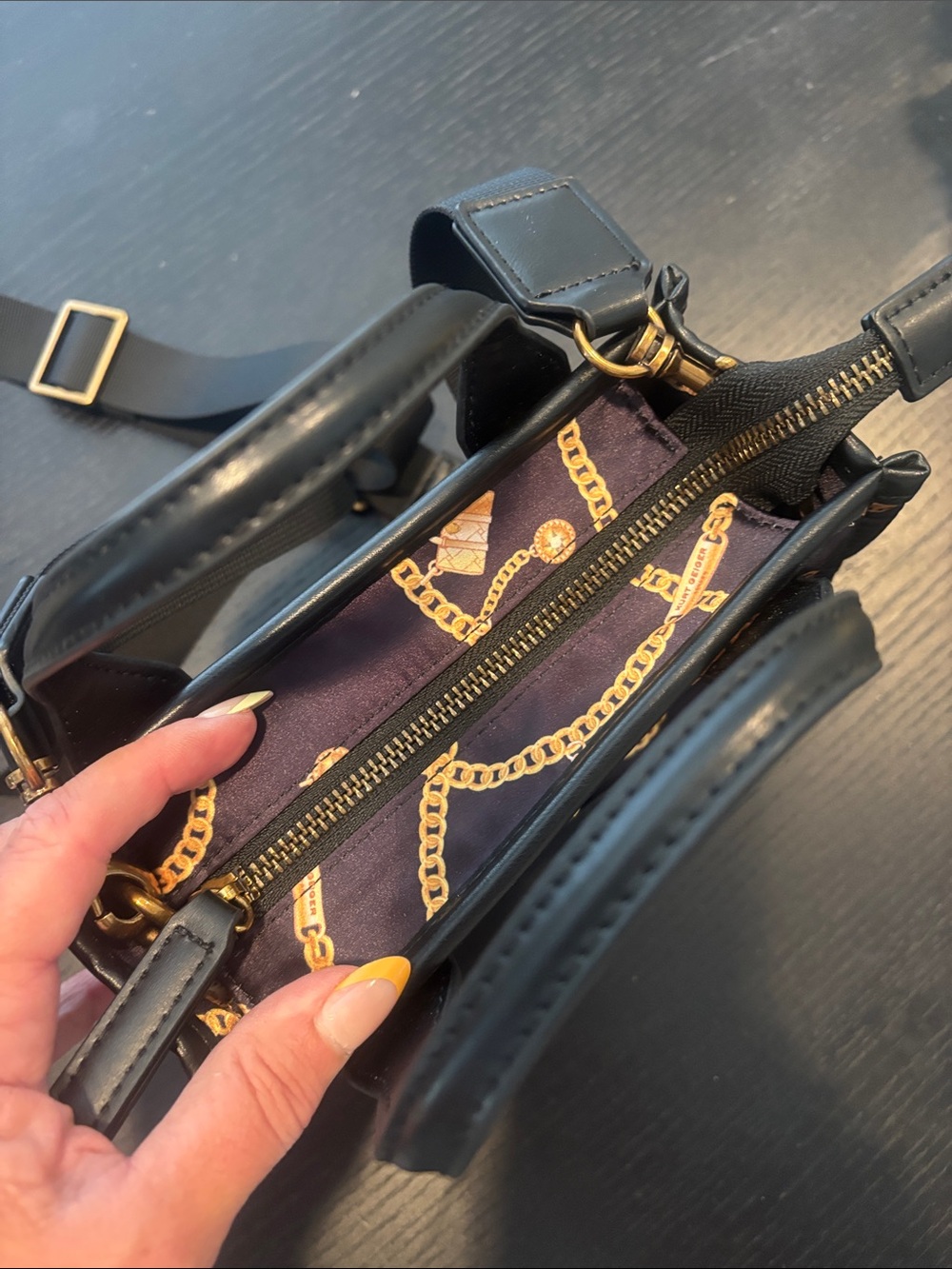 Kurt Geiger London mini Quilted Black Crossbody Bag with Gold Chain Print - Picture 8 of 12